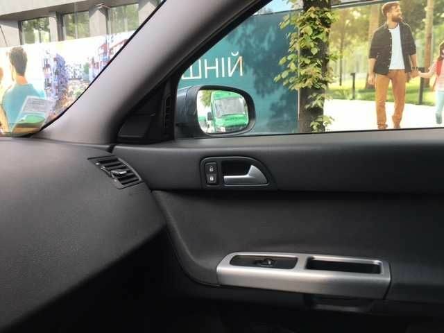 Серый Вольво В50, объемом двигателя 1.6 л и пробегом 221 тыс. км за 6100 $, фото 9 на Automoto.ua