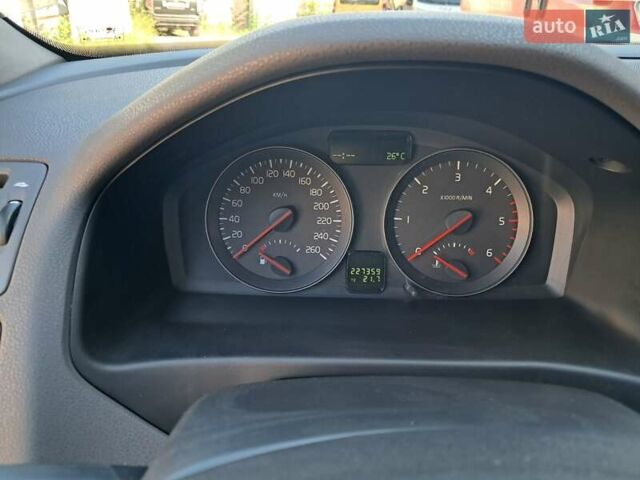 Серый Вольво В50, объемом двигателя 1.6 л и пробегом 227 тыс. км за 6100 $, фото 3 на Automoto.ua