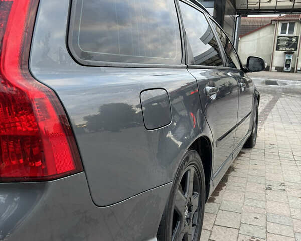 Серый Вольво В50, объемом двигателя 1.56 л и пробегом 274 тыс. км за 8200 $, фото 13 на Automoto.ua