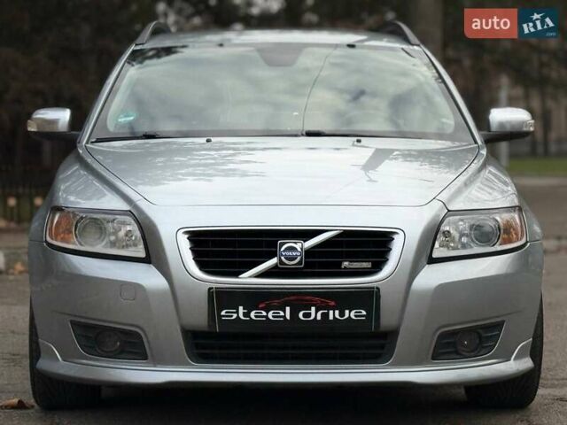 Серый Вольво В50, объемом двигателя 1.6 л и пробегом 221 тыс. км за 8999 $, фото 1 на Automoto.ua