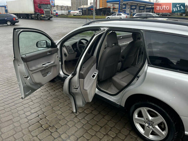 Серый Вольво В50, объемом двигателя 2 л и пробегом 264 тыс. км за 8500 $, фото 11 на Automoto.ua