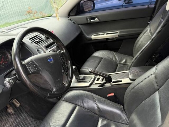 Вольво В50 2009 в Львове на Automoto.ua Серый Вольво В50, объемом двигателя 1.6 л и пробегом 240 тыс. км за 5500 $, фото 7 на Automoto.ua