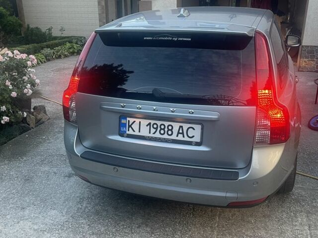 Серый Вольво В50, объемом двигателя 1.6 л и пробегом 245 тыс. км за 7500 $, фото 4 на Automoto.ua