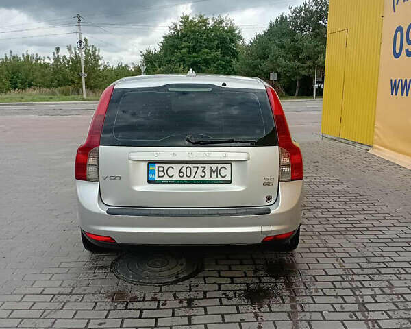 Серый Вольво В50, объемом двигателя 1.6 л и пробегом 227 тыс. км за 6500 $, фото 5 на Automoto.ua