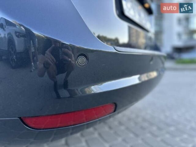 Вольво В50 2009 в Львове на Automoto.ua Серый Вольво В50, объемом двигателя 2 л и пробегом 228 тыс. км за 7700 $, фото 3 на Automoto.ua