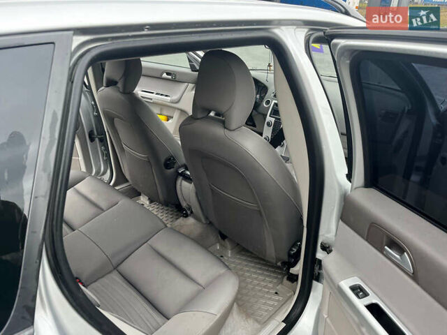 Серый Вольво В50, объемом двигателя 2 л и пробегом 264 тыс. км за 8500 $, фото 7 на Automoto.ua