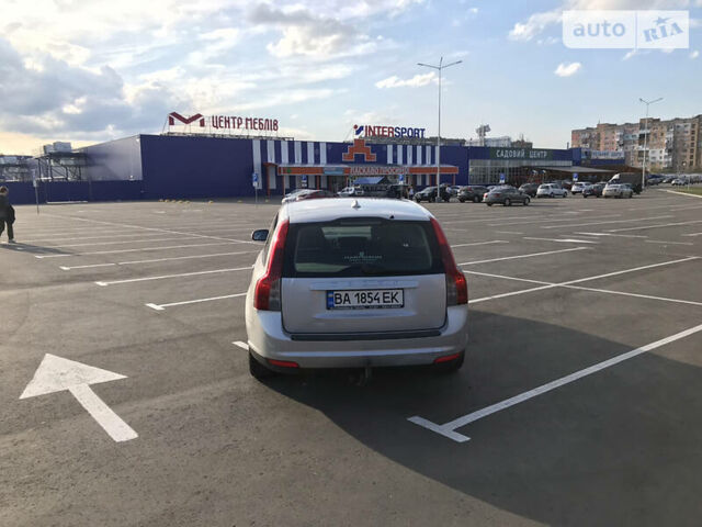 Серый Вольво В50, объемом двигателя 1.6 л и пробегом 274 тыс. км за 5300 $, фото 5 на Automoto.ua