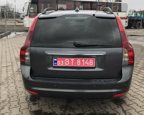 Серый Вольво В50, объемом двигателя 2 л и пробегом 216 тыс. км за 8200 $, фото 7 на Automoto.ua