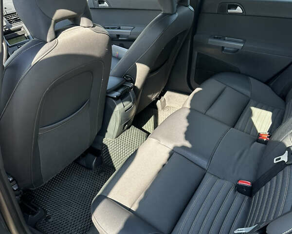 Серый Вольво В50, объемом двигателя 1.6 л и пробегом 252 тыс. км за 7700 $, фото 10 на Automoto.ua