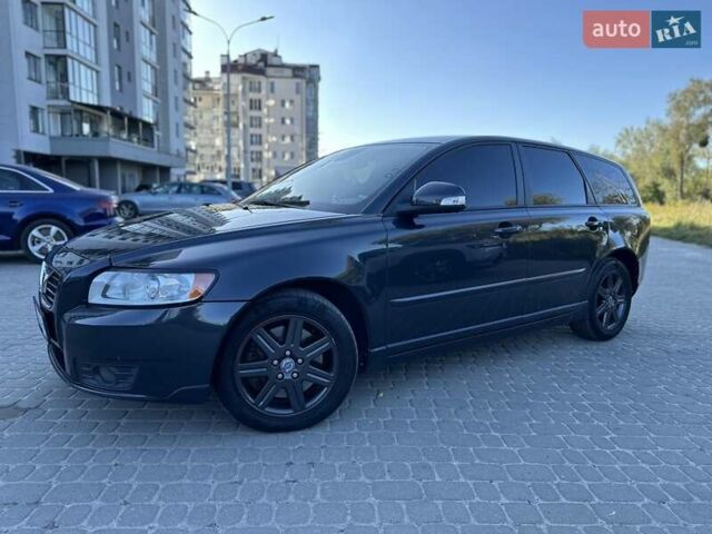 Вольво В50 2009 в Львове на Automoto.ua Серый Вольво В50, объемом двигателя 2 л и пробегом 228 тыс. км за 7700 $, фото 7 на Automoto.ua