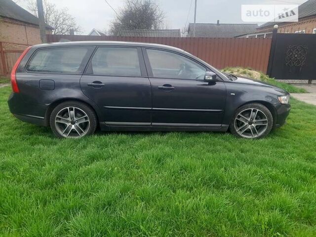 Серый Вольво В50, объемом двигателя 1.6 л и пробегом 238 тыс. км за 7300 $, фото 7 на Automoto.ua