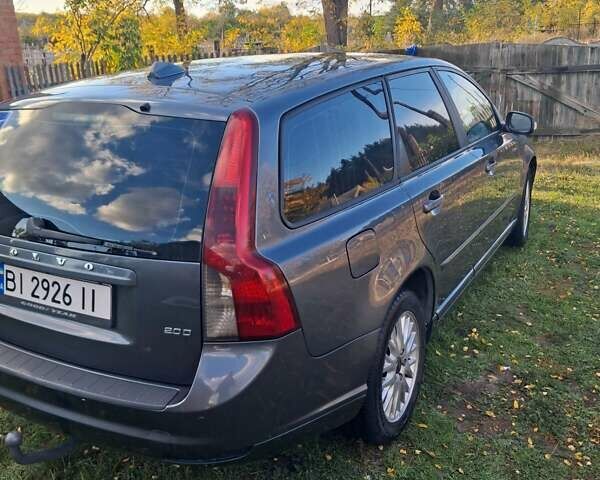 Сірий Вольво V50, об'ємом двигуна 2 л та пробігом 269 тис. км за 8000 $, фото 3 на Automoto.ua