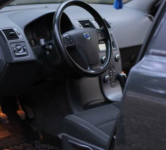 Сірий Вольво V50, об'ємом двигуна 1.6 л та пробігом 235 тис. км за 6000 $, фото 14 на Automoto.ua