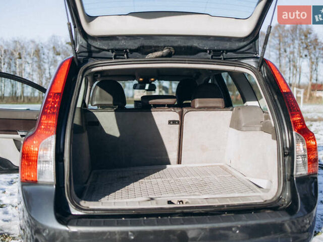 Серый Вольво В50, объемом двигателя 1.6 л и пробегом 280 тыс. км за 6800 $, фото 15 на Automoto.ua