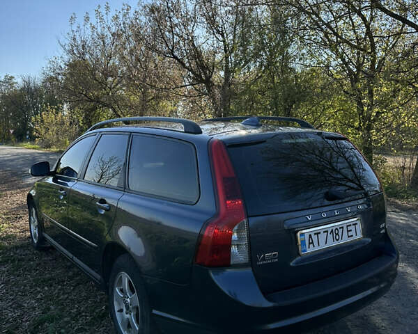 Серый Вольво В50, объемом двигателя 1.56 л и пробегом 221 тыс. км за 6300 $, фото 14 на Automoto.ua