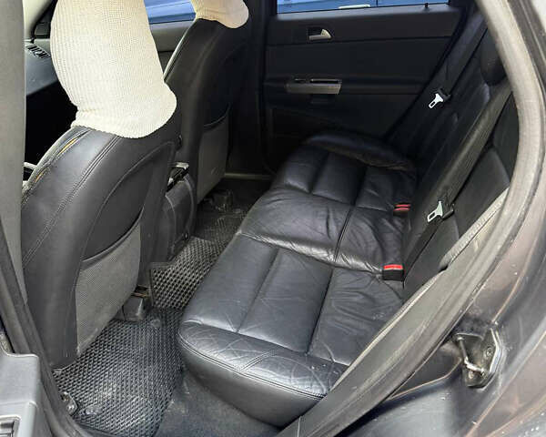 Серый Вольво В50, объемом двигателя 1.6 л и пробегом 240 тыс. км за 5500 $, фото 7 на Automoto.ua