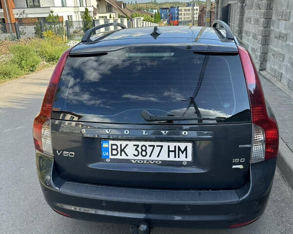Серый Вольво В50, объемом двигателя 1.6 л и пробегом 265 тыс. км за 6450 $, фото 5 на Automoto.ua