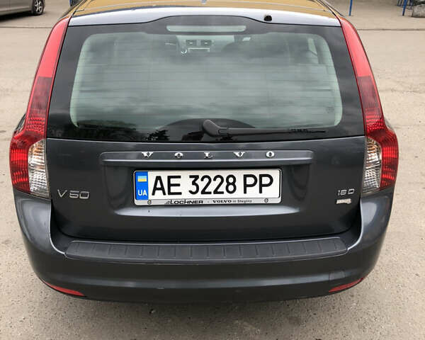 Сірий Вольво V50, об'ємом двигуна 1.56 л та пробігом 145 тис. км за 7900 $, фото 8 на Automoto.ua