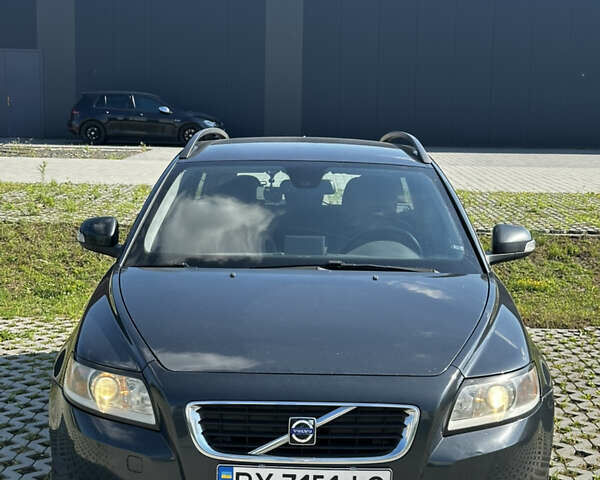 Сірий Вольво V50, об'ємом двигуна 1.6 л та пробігом 252 тис. км за 7450 $, фото 2 на Automoto.ua