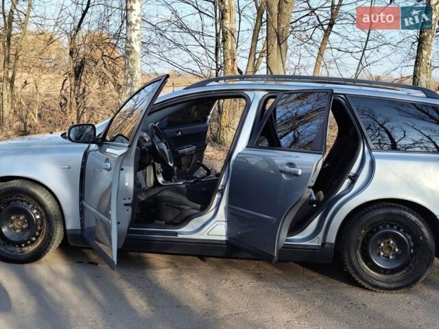 Серый Вольво В50, объемом двигателя 1.6 л и пробегом 190 тыс. км за 6500 $, фото 33 на Automoto.ua