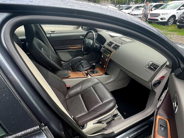 Серый Вольво В50, объемом двигателя 1.6 л и пробегом 261 тыс. км за 8200 $, фото 5 на Automoto.ua