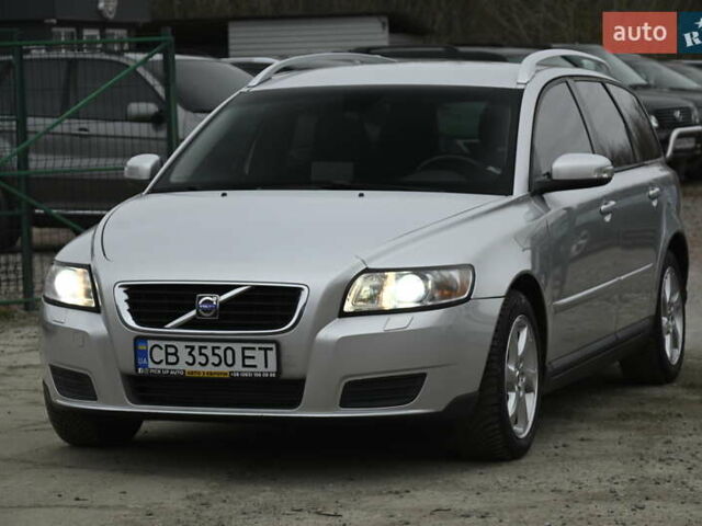 Сірий Вольво V50, об'ємом двигуна 2 л та пробігом 240 тис. км за 7800 $, фото 4 на Automoto.ua