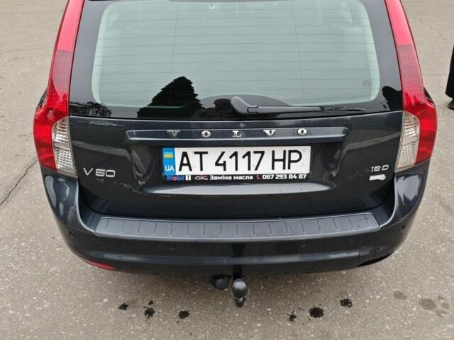 Серый Вольво В50, объемом двигателя 1.6 л и пробегом 265 тыс. км за 8999 $, фото 1 на Automoto.ua