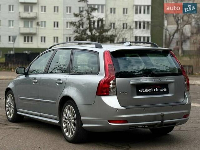 Серый Вольво В50, объемом двигателя 1.6 л и пробегом 221 тыс. км за 8999 $, фото 7 на Automoto.ua