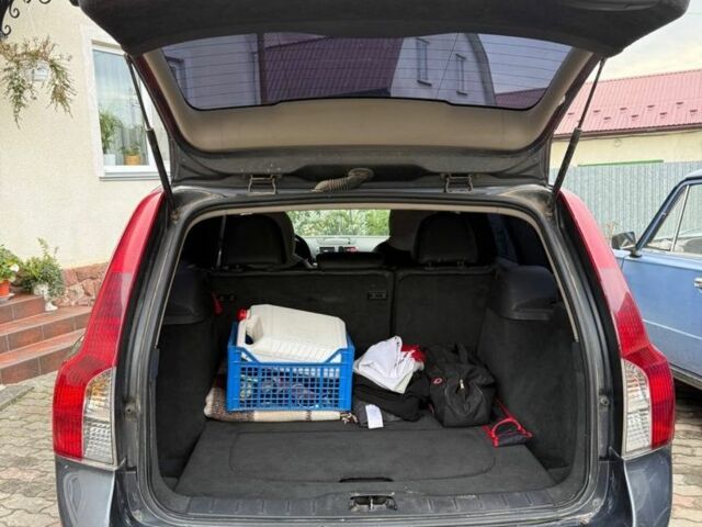 Вольво В50 2009 в Львове на Automoto.ua Серый Вольво В50, объемом двигателя 1.6 л и пробегом 240 тыс. км за 5500 $, фото 8 на Automoto.ua