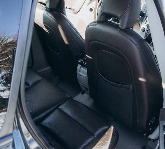 Серый Вольво В50, объемом двигателя 1.6 л и пробегом 280 тыс. км за 6800 $, фото 9 на Automoto.ua