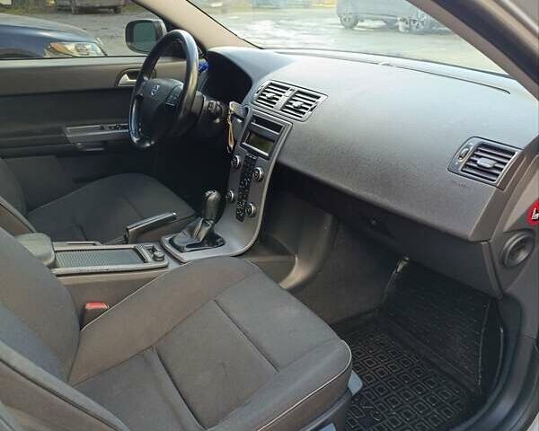 Серый Вольво В50, объемом двигателя 1.6 л и пробегом 218 тыс. км за 5750 $, фото 14 на Automoto.ua