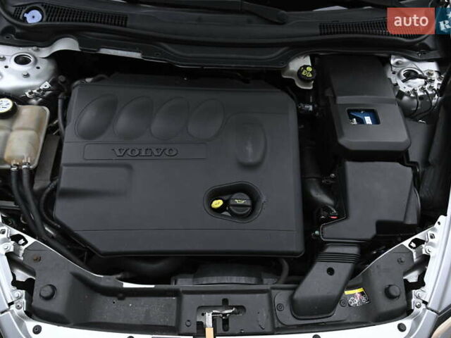 Сірий Вольво V50, об'ємом двигуна 2 л та пробігом 240 тис. км за 7650 $, фото 14 на Automoto.ua