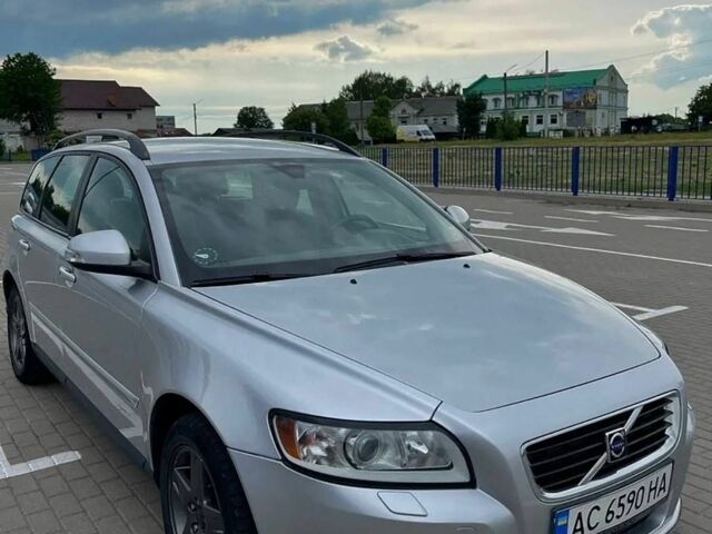 Серый Вольво В50, объемом двигателя 1.6 л и пробегом 300 тыс. км за 6600 $, фото 2 на Automoto.ua