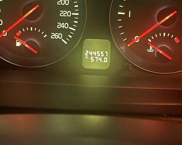 Серый Вольво В50, объемом двигателя 1.56 л и пробегом 245 тыс. км за 8150 $, фото 10 на Automoto.ua