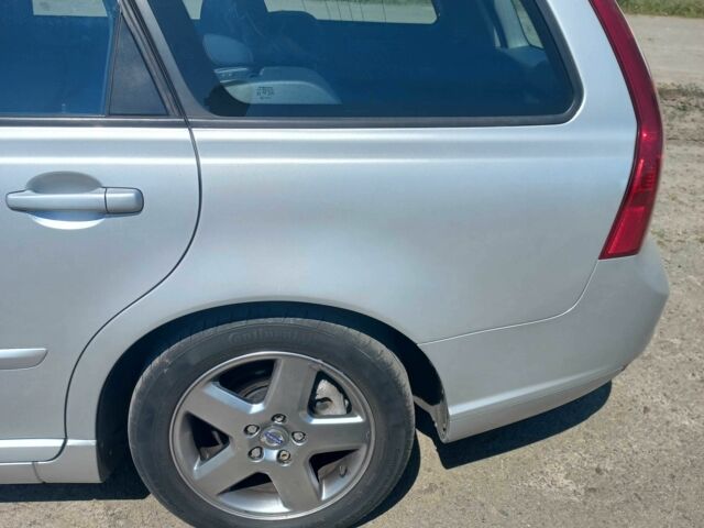 Серый Вольво В50, объемом двигателя 1.6 л и пробегом 228 тыс. км за 7999 $, фото 11 на Automoto.ua