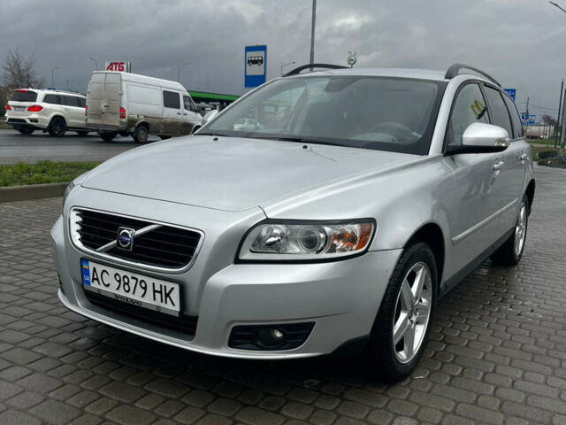 Сірий Вольво V50, об'ємом двигуна 2 л та пробігом 264 тис. км за 8500 $, фото 2 на Automoto.ua