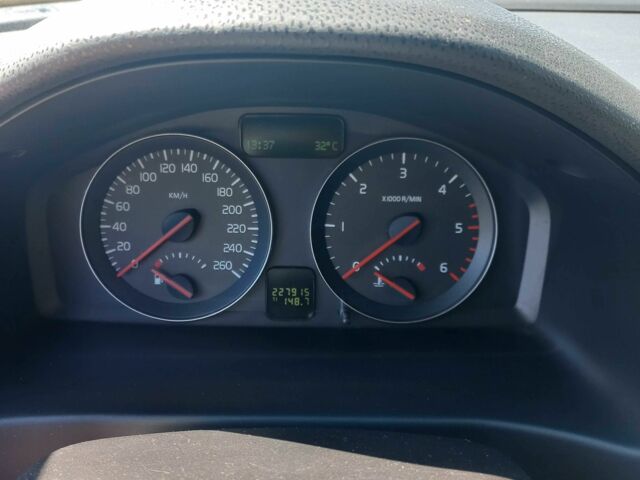 Серый Вольво В50, объемом двигателя 1.6 л и пробегом 228 тыс. км за 7999 $, фото 8 на Automoto.ua