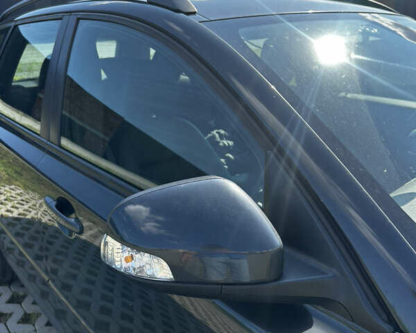 Серый Вольво В50, объемом двигателя 1.6 л и пробегом 252 тыс. км за 7700 $, фото 9 на Automoto.ua