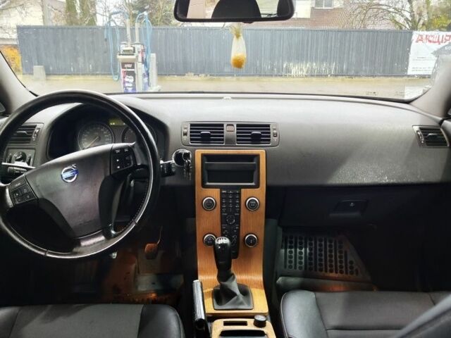 Серый Вольво В50, объемом двигателя 1.6 л и пробегом 316 тыс. км за 2800 $, фото 7 на Automoto.ua