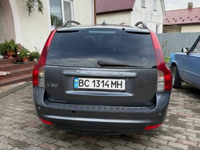 Вольво В50 2009 в Львове на Automoto.ua Серый Вольво В50, объемом двигателя 1.6 л и пробегом 240 тыс. км за 5500 $, фото 6 на Automoto.ua