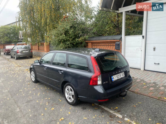 Сірий Вольво V50, об'ємом двигуна 1.56 л та пробігом 337 тис. км за 6300 $, фото 1 на Automoto.ua