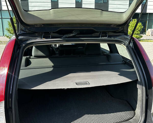 Серый Вольво В50, объемом двигателя 1.6 л и пробегом 252 тыс. км за 7700 $, фото 13 на Automoto.ua