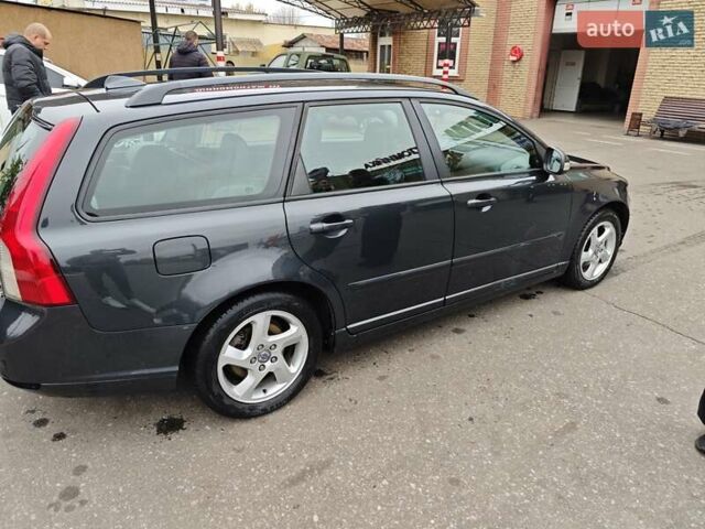 Серый Вольво В50, объемом двигателя 1.6 л и пробегом 265 тыс. км за 9999 $, фото 12 на Automoto.ua