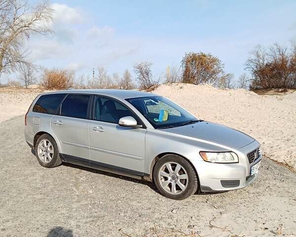 Серый Вольво В50, объемом двигателя 1.6 л и пробегом 270 тыс. км за 7250 $, фото 9 на Automoto.ua