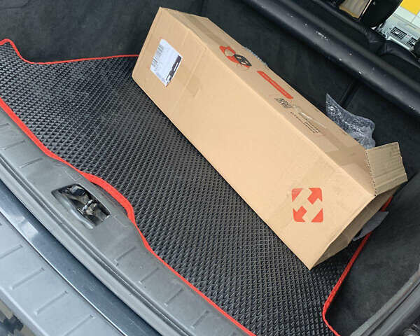 Серый Вольво В50, объемом двигателя 2 л и пробегом 281 тыс. км за 8000 $, фото 23 на Automoto.ua