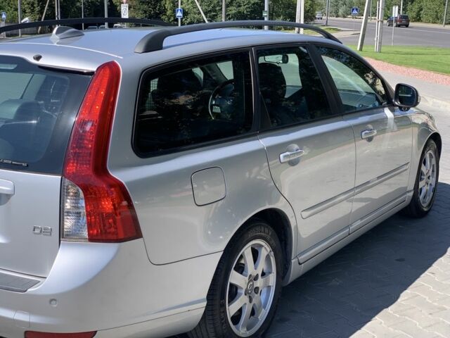 Сірий Вольво V50, об'ємом двигуна 1.6 л та пробігом 263 тис. км за 7500 $, фото 4 на Automoto.ua