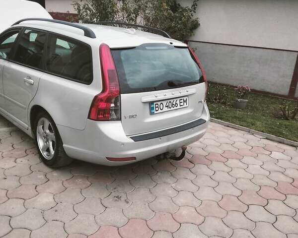 Серый Вольво В50, объемом двигателя 1.56 л и пробегом 279 тыс. км за 7200 $, фото 1 на Automoto.ua