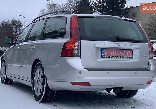 Серый Вольво В50, объемом двигателя 1.6 л и пробегом 268 тыс. км за 7100 $, фото 10 на Automoto.ua