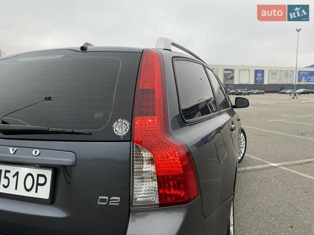 Вольво В50 2010 в Киеве на Automoto.ua Серый Вольво В50, объемом двигателя 1.56 л и пробегом 277 тыс. км за 9350 $, фото 26 на Automoto.ua