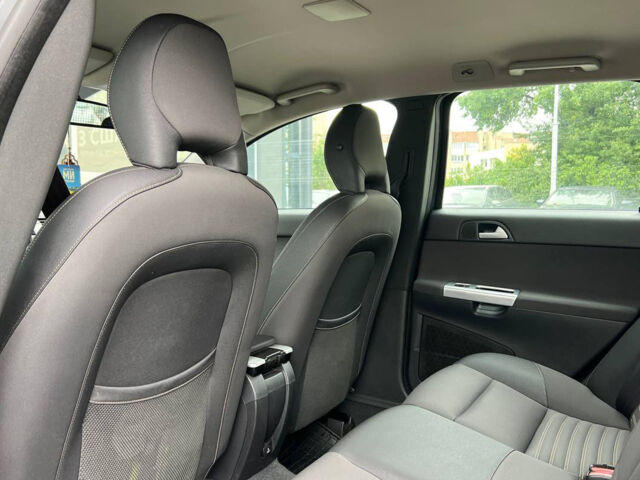 Серый Вольво В50, объемом двигателя 1.6 л и пробегом 228 тыс. км за 7300 $, фото 19 на Automoto.ua